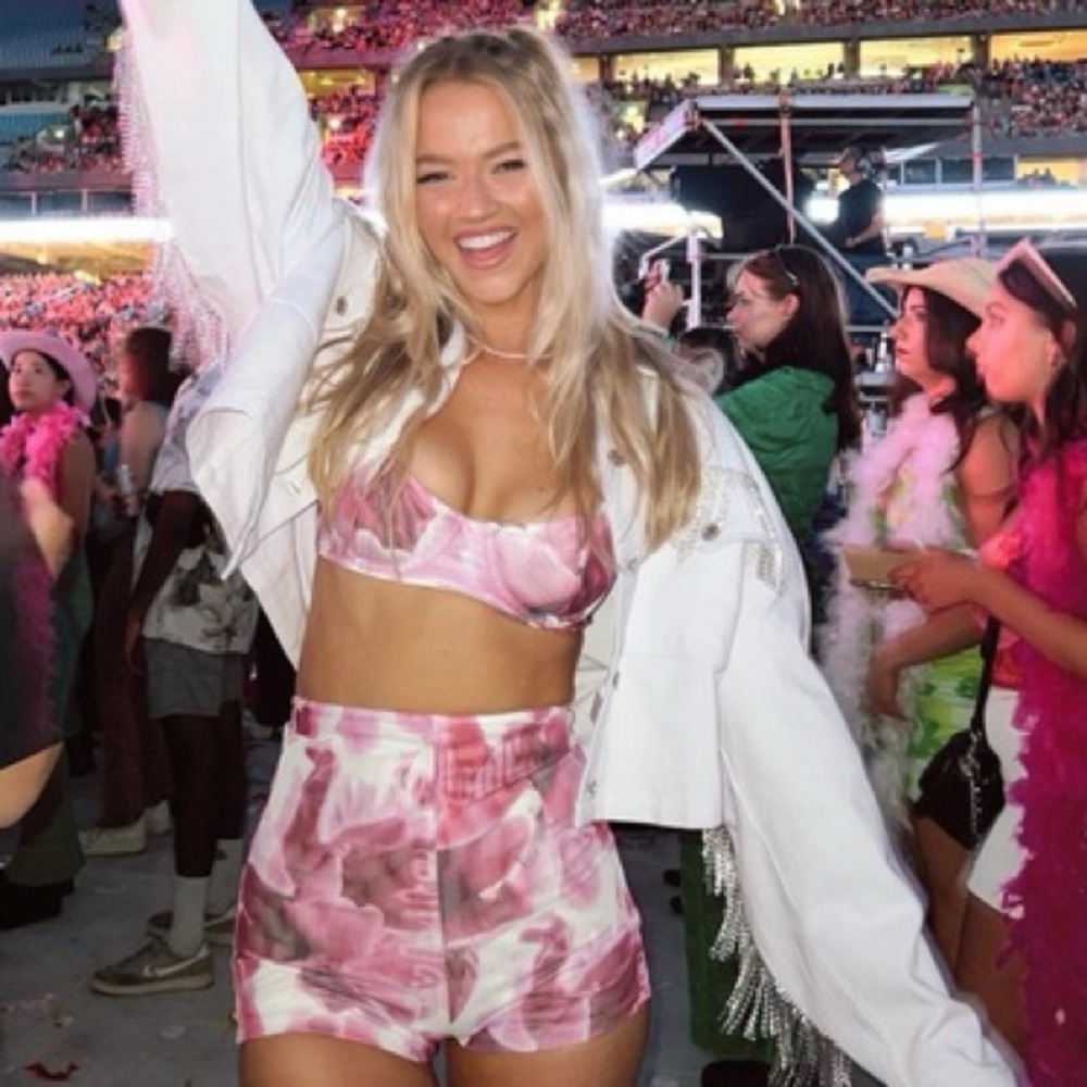 Whitefox festival 2 piece set. GREAT MUSIC FESTIVALL / CONCERT OUTFIT